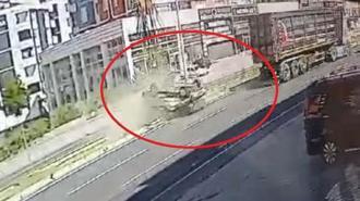 TIR'la çarpışarak takla attı! Otomobil sürücüsü...