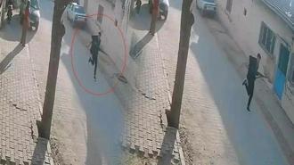 Manisa’daki silahlı saldırganın kaçış anı kamerada