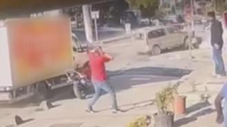 Çarpışmanın etkisiyle kaldırıma uçtu! Kontrolden çıkan...