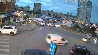 Başakşehir'de ambulansa yol vermeyen sürücüye 466 bin lira ceza