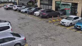 Çekmeköy’de sürücü fren yerine gaza bastı; cip çarptığı otomobille kafeye girdi
