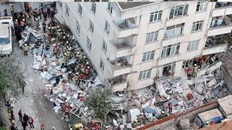Maltepe'de binanın çökme anı kamerada