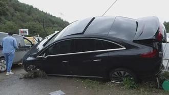 Aracıyla mahsur kalan sürücü: 1 kilometre sürüklendik, canımızı zor kurtardık