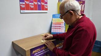 100 TL’lik karttan 8 milyon TL çıktı! Önce şaka sandı, telefon gelince emin oldu!