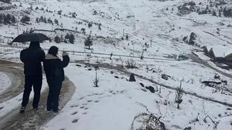 Bolu'da yüksek kesimlerde kar yağışı etkili oldu