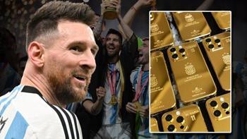 Yok artık Messi! Tüm takım arkadaşlarına altın kaplama telefon hediyesi