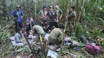 Düşen uçaktaki çocuklar 40 gün sonra ormanda canlı bulundu! 'Huitoto' mucizesi, dünya şaşkın