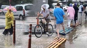 Son dakika… Meteoroloji uyarmıştı! Yağış birden vurdu