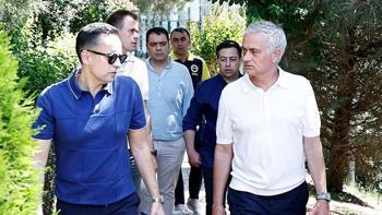 Fenerbahçe, Galatasaray'ın istediği yıldızın transferini bitiriyor! Mourinho ikna etti