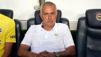 Fenerbahçe'de bir ayrılık daha kapıda! Mourinho üstünü çizdi, ikna oldu