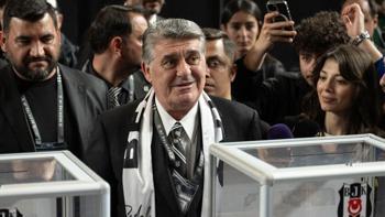 Beşiktaş başkanını seçti! Serdal Adalı güven tazeledi
