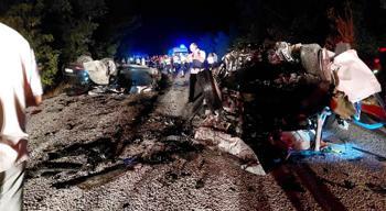 Çanakkale'de katliam gibi kaza! 6 kişi olay yerinde hayatını kaybetti