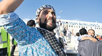 Sıcak asfaltta bekletip psikolojik işkence yaptılar