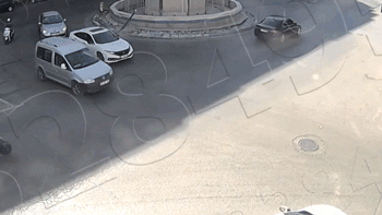 Sürücü yola savruldu! Dikkatsizlik ve kural ihlalleri...