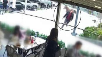 İstanbul'da garip olay! Başıboş at vatandaşları kovaladı: 'Bizi görür görmez üzerimize koştu'