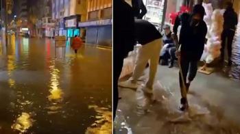 Hatay'ı sağanak vurdu: Cadde ve yollar göle döndü, bazı iş yerlerini su bastı