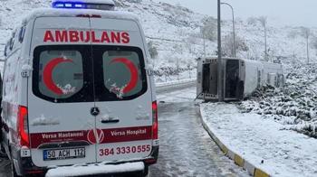 Nevşehir'de devrilen işçi servisindeki 14 kişi yaralandı