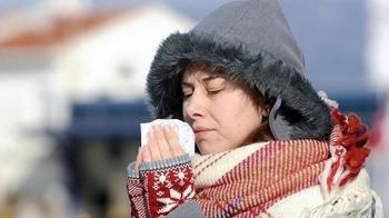 Basit ama etkili! Boğaz ağrısına karşı en etkili yöntem