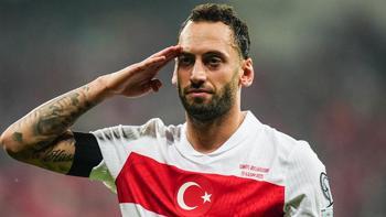3 maçta 6 gol! Hakan Çalhanoğlu asker selamı verdi