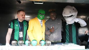 Kocaelispor'un yıldızı Dan Agyei'ye şehirde büyük ilgi