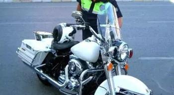 Kasklı olmasına rağmen ceza kesildi! Polis hakkında şikayet başlatıldı