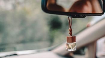 Pahalı araç kokularına para dökmeye gerek yok! Arabayı mis gibi kokutan formül