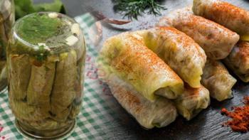 Etli ve zeytinyağlı lahana devri bitti! 10 günde hazır turşu sarması efsane oluyor