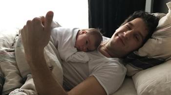 Ünlü oyuncu Uraz Kaygılaroğlu nostalji yaptı Ada'nın doğum gününü kutladı: Aşırı kıskanırdım