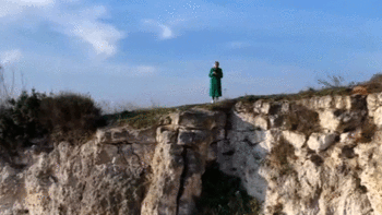 Uçurumun kenarında yaşam! Havadan görüntülendi