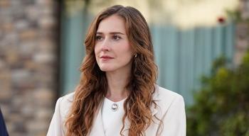 Güller ve Günahların Berrak'ı Oya Unustası: Sevmeyi bilmeyen yaralı bir kadın