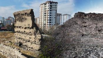 Yer: Kayseri! Gecekonduların altında bulundu: 'Dünya tarihi için çok önemli'