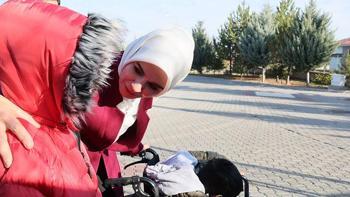 Amcası kümese kapatmıştı! Bakan Göktaş'tan kardeşleriyle birlikte devlet korumasına alınan Adnan'a ziyaret