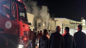 Kocaeli'de geri dönüşüm deposunda yangın