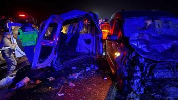 Mardin’de 3 aracın karıştığı zincirleme kaza! 4 ölü, 5 yaralı