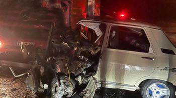 Kahramanmaraş'ta TIR ile otomobil kafa kafaya çarpıştı!