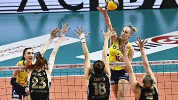 Sultanlar Ligi'nde nefes kesen derbi! Vakıfbank, Fenerbahçe karşısında 5 sette galip