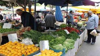 Pazar alışverişi için evden çıktı, kamyonun altında can verdi
