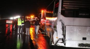 Bilecik yolunda zincirleme kaza: 6 araç birbirine girdi, 12 kişi yaralandı