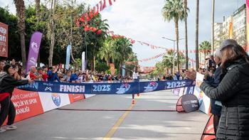 7. Uluslararası Mersin Maratonu koşuldu! Atlet Vitalis Kibiwott'ten rekor