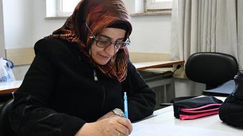 YKS’de büyük başarı! 50 yaşında üniversiteyi kazandı: 'Kızımdan ilham aldım'