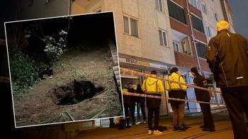 Kocaeli'de tedirgin eden olay! Giriş kısmında çukur oluşan 5 katlı bina tahliye edildi