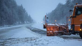 Kar ve tipi geçit vermiyor! Kayseri-Kahramanmaraş kara yolu trafiğe kapatıldı