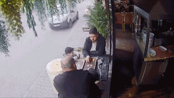 Müşteriler neye uğradığını şaşırdı! Büyük bir gürültüyle patlayan...