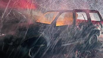 Seyir halindeyken alev aldı! Lüks cip saniyeler içinde demir yığınına döndü