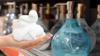 Ne kalıp ne jel... Evde köpük sabun hazırlamak çok basitmiş! Aparatı takın