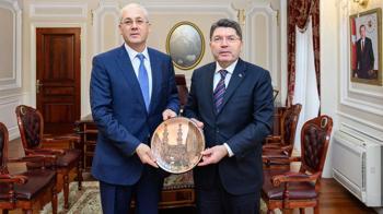 Bakan Tunç, Mısır'ın Ankara Büyükelçisi el Sheikh ile görüştü