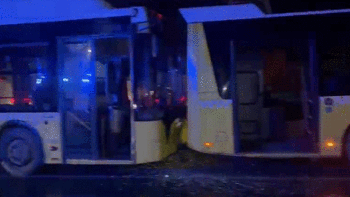 Başakşehir'de 3 İETT otobüsünün çarpıştığı kazada 5 kişi yaralandı