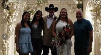 Düğün fotoğraflarını görünce şok oldular! Ücretsiz diye çektirdiler...