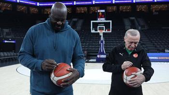 Cumhurbaşkanı Erdoğan'ın, eski NBA oyuncusu Shaquille O'Neal ile basketbol görüntüleri paylaşıldı