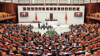 En düşük emekli maaş aylığı düzenlemesini içeren kanun teklifi TBMM'de kabul edildi